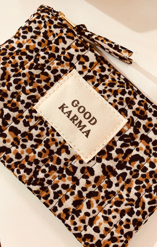 POCHETTE SOUPLE MATELASSÉE IMPRIMÉ   LÉO « GOOD KARMA »