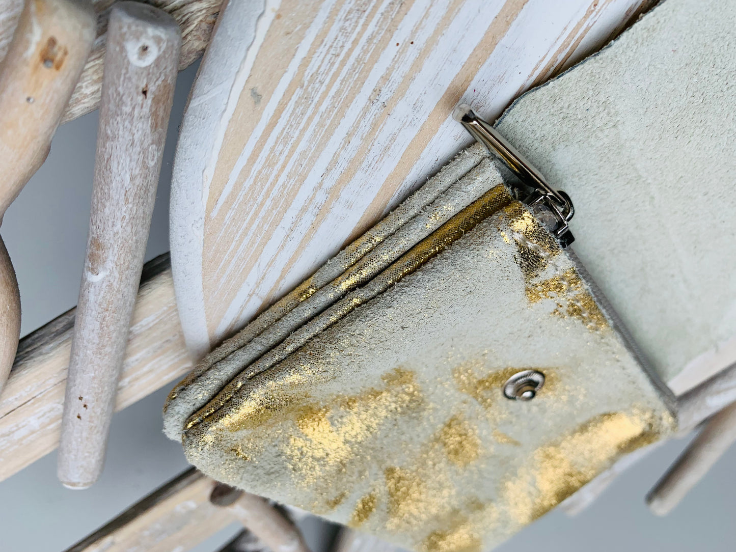PORTE MONNAIES ET CARTES CUIR TACHETÉ BEIGE DORÉE.